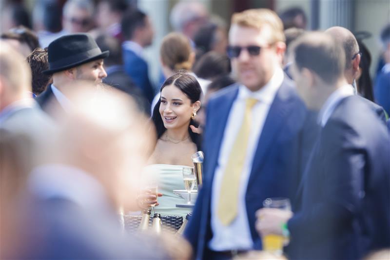 SYDNEY, AUSTRALIA - APRIL 09: A general view of crowd during The Championships Day 2, Longines Queen Elizabeth Stakes Day, at Royal Randwick Racecourse on April 09, 2022 in Sydney, Australia. (Photo by Jenny Evans/Getty Images)