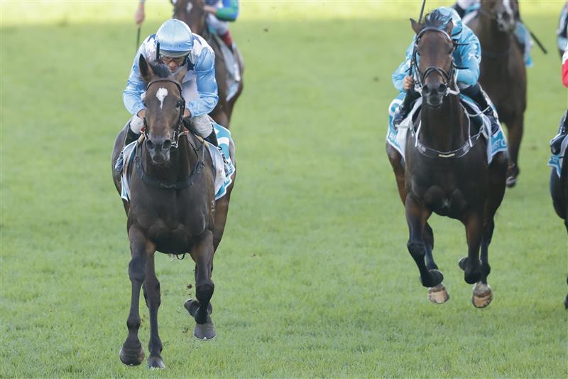 SYDNEY, AUSTRALIA - APRIL 09: Damien Oliver (left front) on Nimalee wins race 9 the Sydney's Queen Of The Turf Stakes at Royal Randwick Racecourse on April 09, 2022 in Sydney, Australia. (Getty)
