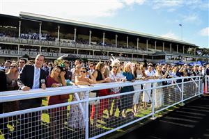 SYDNEY, AUSTRALIA - APRIL 09: A general view of crowds during The Championships Day 2, Longines Queen Elizabeth Stakes Day, at Royal Randwick Racecourse on April 09, 2022 in Sydney, Australia. (Photo by Jenny Evans/Getty Images)