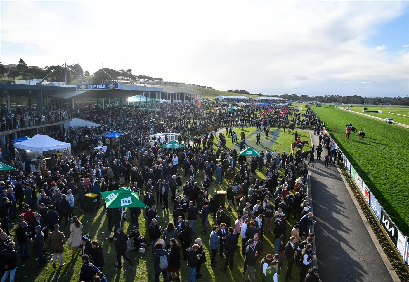 WARRNAMBOOL, AUSTRALIA - MAY 05: General view of crowds after Race 9, the Sungold Milk Warrnambool Cup, during Grand Annual day at Warrnambool Racing Club on May 05, 2022 in Warrnambool, Australia. (Photo by Vince Caligiuri/Getty Images)