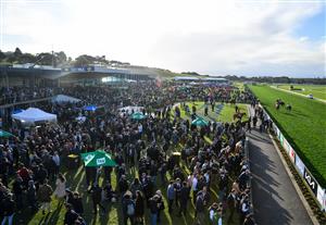 WARRNAMBOOL, AUSTRALIA - MAY 05: General view of crowds after Race 9, the Sungold Milk Warrnambool Cup, during Grand Annual day at Warrnambool Racing Club on May 05, 2022 in Warrnambool, Australia. (Photo by Vince Caligiuri/Getty Images)