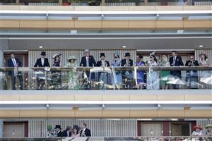 ASCOT, ENGLAND - JUNE 14: Racegoers watch the sing-along at the end of the first day of Royal Ascot 2022 at Ascot Racecourse on June 14, 2022 in Ascot, England. (Photo by John Phillips/Getty Images for Ascot Racecourse)