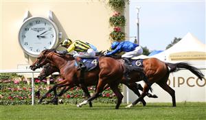 ASCOT, ENGLAND - JUNE 15: Eldar Eldarov ridden by David Egan (yellow) beats Zechariah ridden by Colin Keane to win The Queen