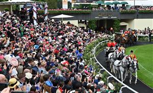Carriages of Royal Procession arrive on the final day of the Royal Ascot horse racing meeting, in Ascot, west of London on June 18, 2022. (Photo by JUSTIN TALLIS / AFP) (Photo by JUSTIN TALLIS/AFP via Getty Images)