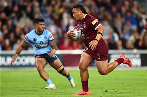 BRISBANE, AUSTRALIA - JULY 13: Josh Papalii of the Maroons runs the ball during game three of the State of Origin Series between the Queensland Maroons and the New South Wales Blues at Suncorp Stadium on July 13, 2022, in Brisbane, Australia. (Photo by Chris Hyde/Getty Images)