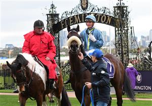 MELBOURNE, AUSTRALIA - JULY 16: Jamie Kah riding Daytona Bay afterwinning Race 8, the K.a Morrison Handicap, during Melbourne Racing at Flemington Racecourse on July 16, 2022 in Melbourne, Australia. (Photo by Vince Caligiuri/Getty Images)
