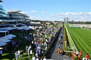 MELBOURNE, AUSTRALIA - OCTOBER 01: General view of crowds before Race 6, the The Lexus Bart Cummings, during Turnbull Stakes Day at Flemington Racecourse on October 01, 2022 in Melbourne, Australia. (Photo by Vince Caligiuri/Getty Images)