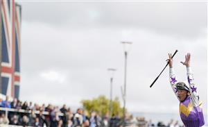 ASCOT, ENGLAND - OCTOBER 15: Frankie Dettori leaps from his mount after riding Kinross to win The Qipco British Champions Sprint Stakes at Ascot Racecourse on October 15, 2022 in Ascot, England. (Photo by Alan Crowhurst/Getty Images)