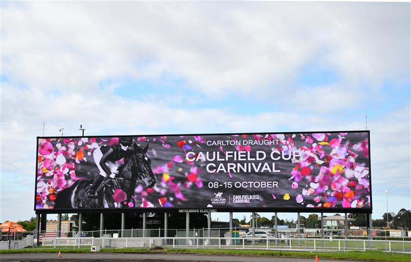 MELBOURNE, AUSTRALIA - OCTOBER 15: General view during Caulfield Cup Day at Caulfield Racecourse on October 15, 2022 in Melbourne, Australia. (Photo by Vince Caligiuri/Getty Images)