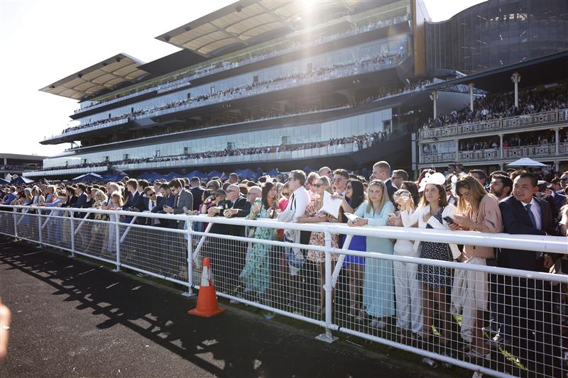 SYDNEY, AUSTRALIA - OCTOBER 15: A general view of the crowd during Everest Day at Royal Randwick Racecourse on October 15, 2022 in Sydney, Australia. (Photo by Mark Evans/Getty Images)