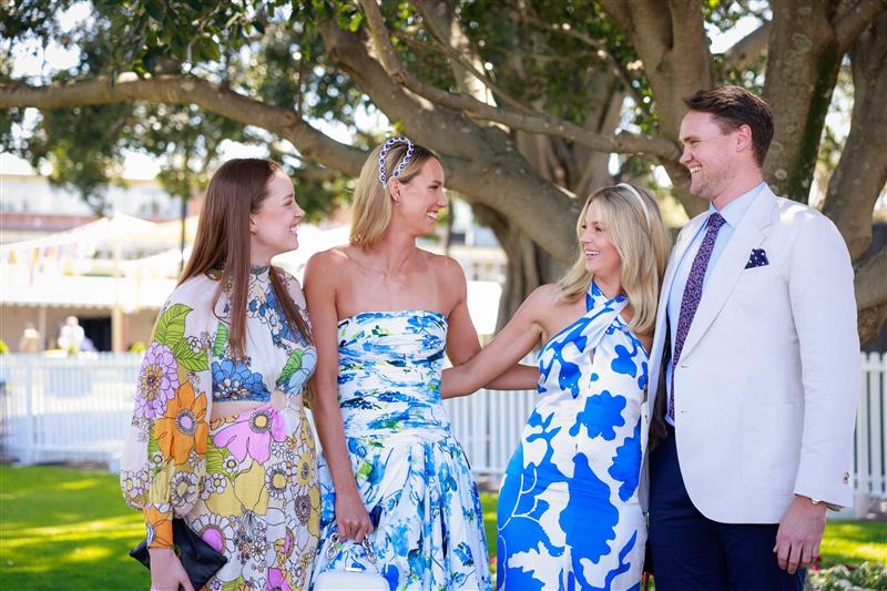 SYDNEY, AUSTRALIA - OCTOBER 15: Emma McKeon, TAB Everest Day Ambassador poses with her family members, Kaitlin, David and Ali during Sydney Racing at Royal Randwick Racecourse on October 15, 2022 in Sydney, Australia. (Photo by Hanna Lassen/Getty Images for ATC)