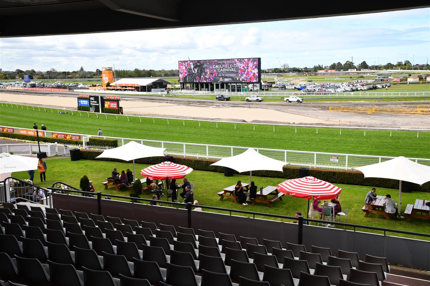 MELBOURNE, AUSTRALIA - OCTOBER 15: General view during Caulfield Cup Day at Caulfield Racecourse on October 15, 2022 in Melbourne, Australia. (Photo by Vince Caligiuri/Getty Images)