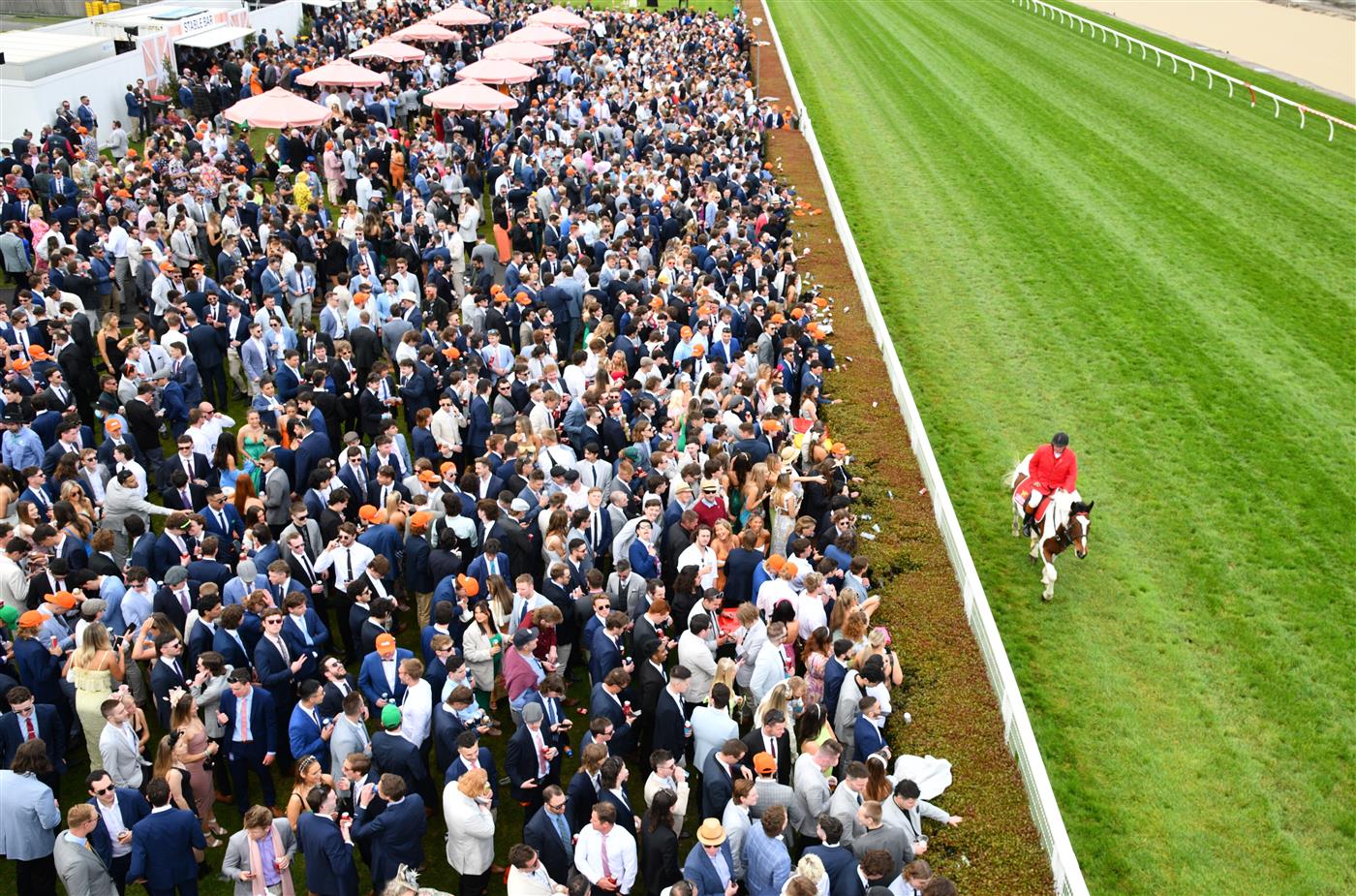 MELBOURNE, AUSTRALIA - OCTOBER 15: General view of crowds during Caulfield Cup Day at Caulfield Racecourse on October 15, 2022 in Melbourne, Australia. (Photo by Vince Caligiuri/Getty Images)