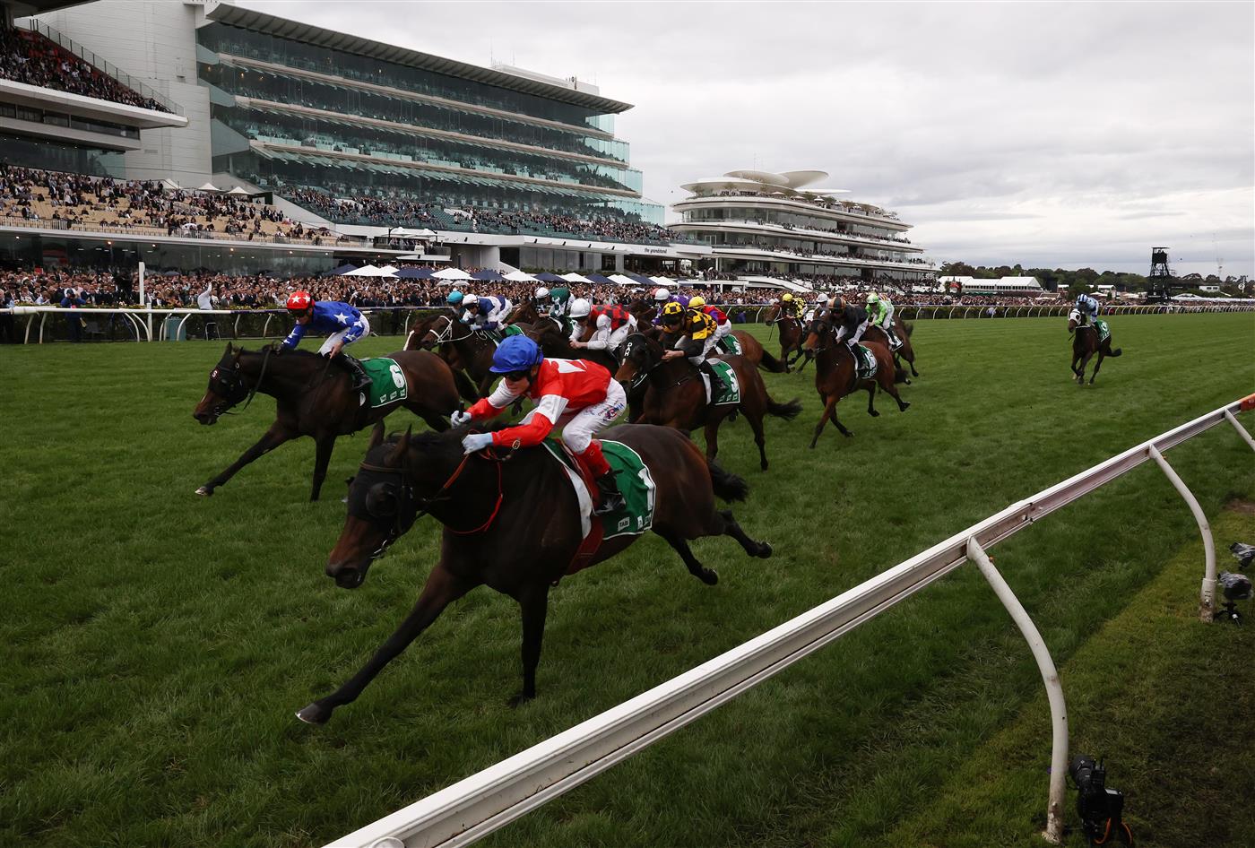 MELBOURNE, AUSTRALIA - OCTOBER 29: Craig WIlliams rides #1 Icebath to win race eight the TAB Empire Rose Stakes during 2022 Penfolds Victoria Derby Day at Flemington Racecourse on October 29, 2022 in Melbourne, Australia. (Photo by Robert Cianflone/Getty Images)