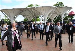 MELBOURNE, AUSTRALIA - OCTOBER 29: Racegoers arrive for the 2022 Penfolds Victoria Derby Day at Flemington Racecourse on October 29, 2022 in Melbourne, Australia. (Photo by Vince Caligiuri/Getty Images)