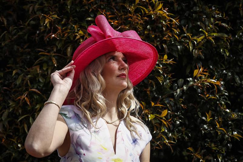MELBOURNE, AUSTRALIA - NOVEMBER 03: Race fans arrive before 2022 Kennedy Oaks Day at Flemington Racecourse on November 03, 2022 in Melbourne, Australia. (Photo by Darrian Traynor/Getty Images)