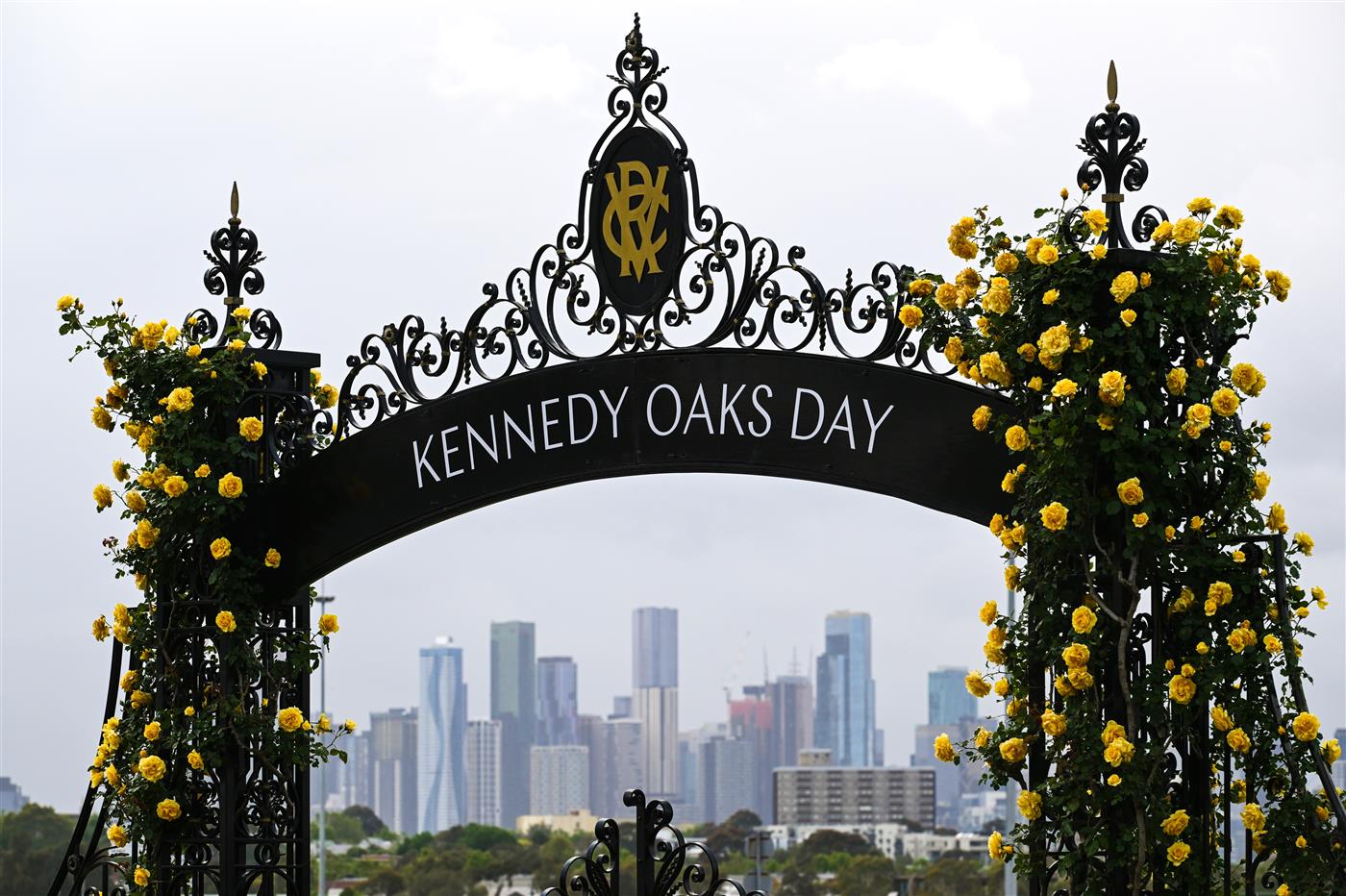 MELBOURNE, AUSTRALIA - NOVEMBER 03: General view during 2022 Kennedy Oaks Day at Flemington Racecourse on November 03, 2022 in Melbourne, Australia. (Photo by Vince Caligiuri/Getty Images)