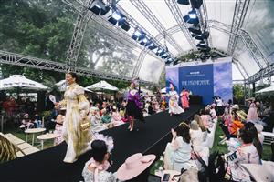 MELBOURNE, AUSTRALIA - NOVEMBER 03: Fashions on the Field contestants walk the Best Dressed runway during 2022 Oaks Day at Flemington Racecourse on November 03, 2022 in Melbourne, Australia. (Photo by Naomi Rahim/Getty Images for VRC)