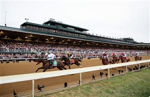 LEXINGTON, KENTUCKY - NOVEMBER 05: The field races down the front stretch during the Longines Breeders