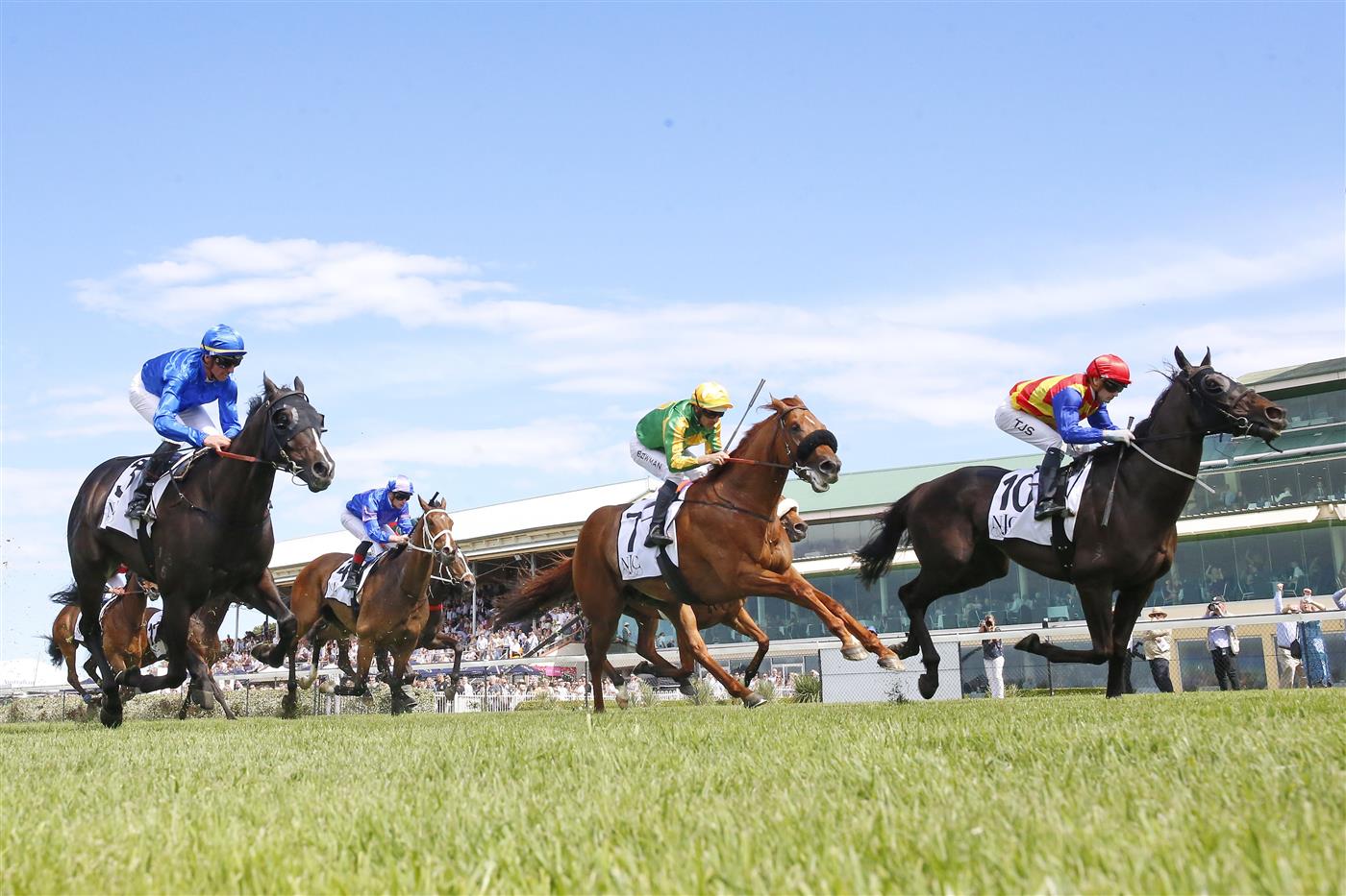 NEWCASTLE, AUSTRALIA - NOVEMBER 12: Tyler Schiller on Rondino wins race 6 the Alf Kneebone Trans-Tasman Trophy Benchmark 88 Handicap during Sydney Racing at  on November 12, 2022 in Newcastle, Australia. (Photo by Mark Evans/Getty Images)