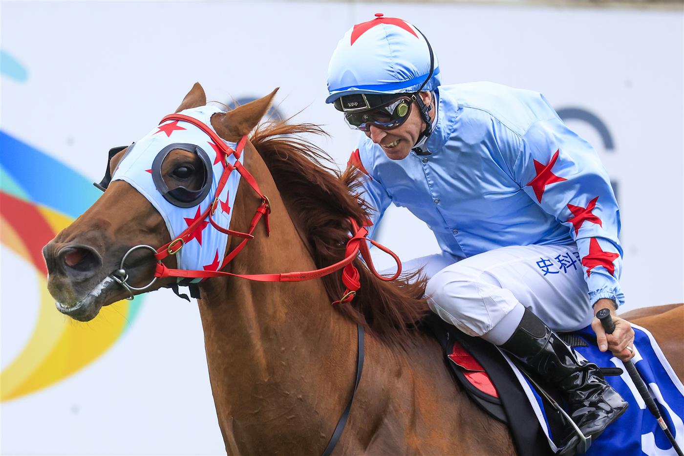 NEWCASTLE, AUSTRALIA - NOVEMBER 12: Glyn Schofield on Coal Crusher wins race 9 the Karaka 2023 Bm88 Handicap during Racing at Newcastle Racecourse on November 12, 2022 in Newcastle, Australia. (Photo by Mark Evans/Getty Images)