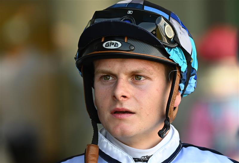 MELBOURNE, AUSTRALIA - DECEMBER 03:  Ethan Brown riding Pal D'oro to win Race 8, the Racing.com VOBIS Gold Bullion, during Melbourne Racing at Pakenham Racecourse on December 03, 2022 in Melbourne, Australia. (Getty)