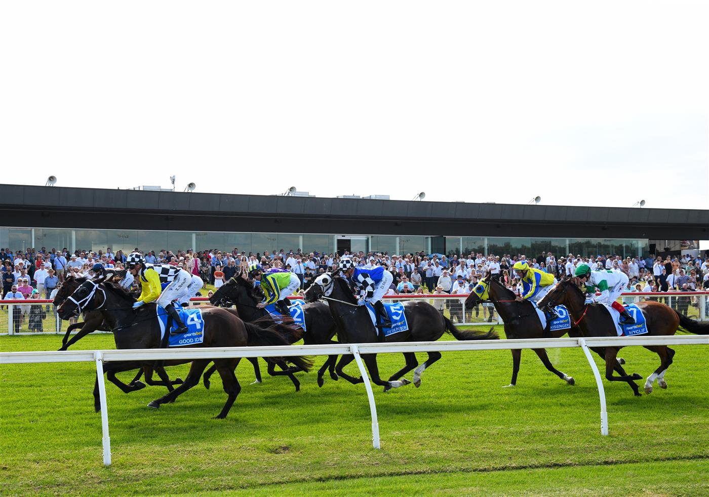 MELBOURNE, AUSTRALIA - DECEMBER 03:  Damien Oliver riding Kissinger (2nd R) during first lap before winning Race 7, the Sportsbet Pakenham Cup, during Melbourne Racing at Pakenham Racecourse on December 03, 2022 in Melbourne, Australia. (Photo by Vince Caligiuri/Getty Images)