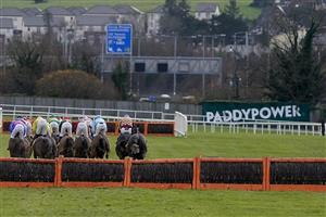 DUBLIN, IRELAND - DECEMBER 28: Runners make their way down the side of the track during The Savills Maiden Hurdle at Leopardstown Racecourse on December 28, 2022 in Dublin, Ireland. (Photo by Alan Crowhurst/Getty Images)