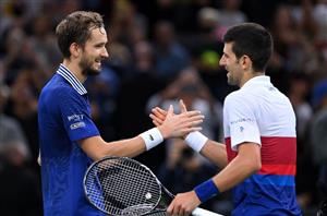Novak Djokovic Daniil Medvedev hands