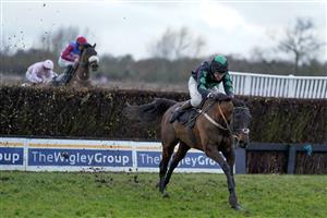 WARWICK, ENGLAND - JANUARY 14: Stan Sheppard riding Iwilldoit clear the last to win The Wigley Group Classic Handicap Chase at Warwick Racecourse on January 14, 2023 in Warwick, England. (Photo by Alan Crowhurst/Getty Images)
