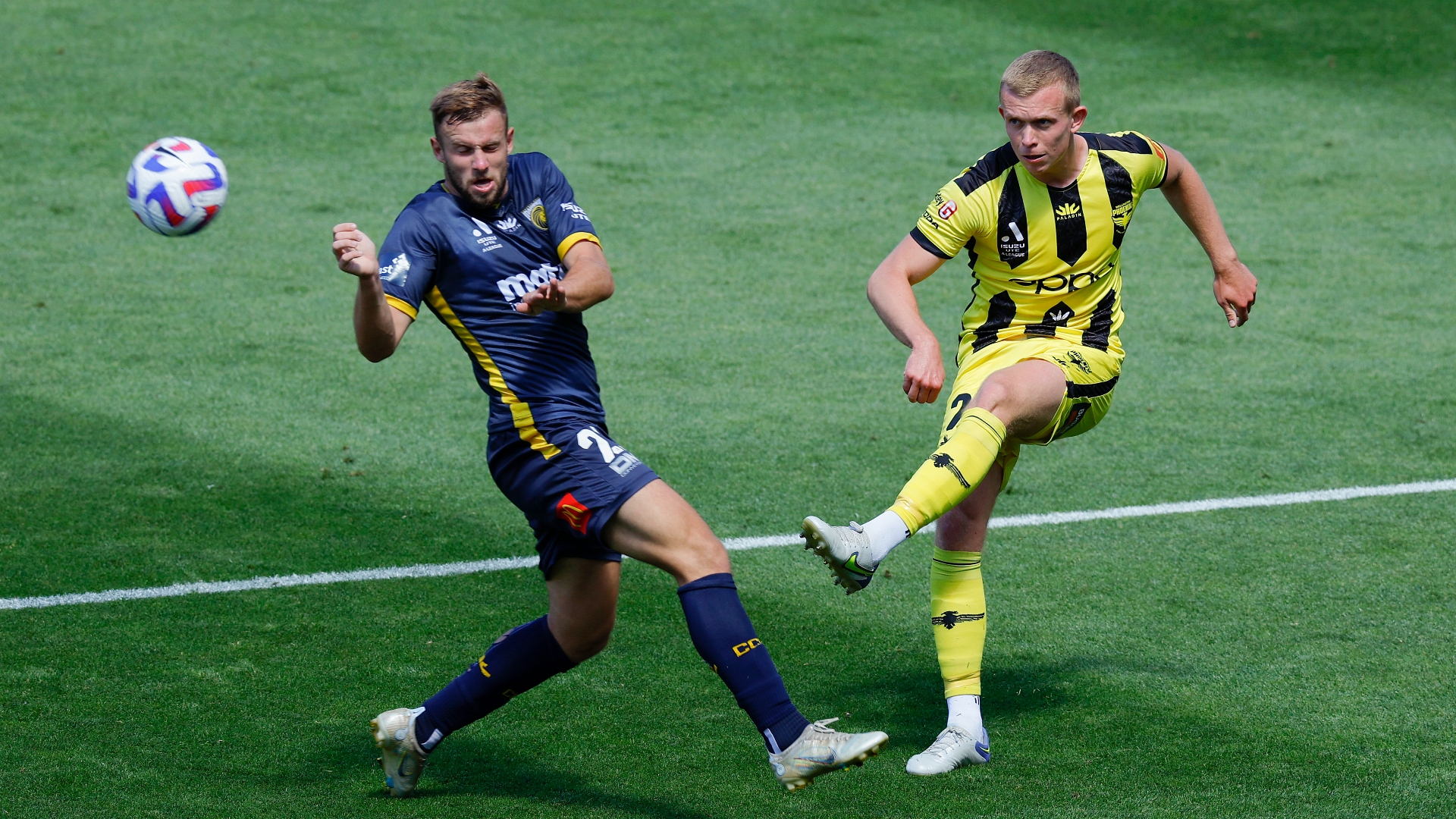 Central Coast Mariners vs Wellington Phoenix Tips & Live Stream