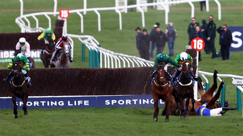 CHELTENHAM, ENGLAND - MARCH 14: El Fabiolo ridden by Paul Townend jumps the last ahead of Jonbon ridden by Aidan Coleman on their way to winning the Sporting Life Arkle Challenge Trophy Novices' Chase during day one of the Cheltenham Festival 2023 at Cheltenham Racecourse on March 14, 2023 in Cheltenham, England. (Photo by Michael Steele/Getty Images)