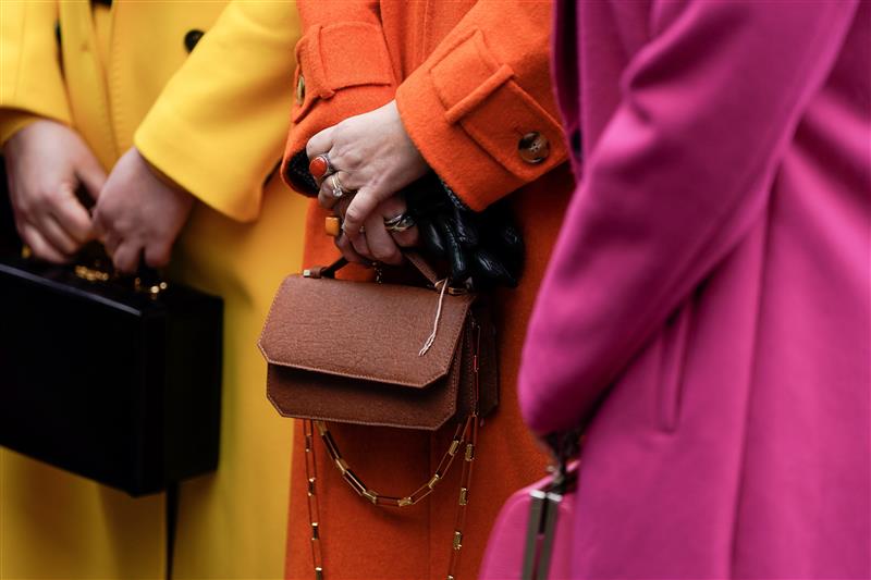 CHELTENHAM, ENGLAND - MARCH 15: Fashion during day two of the Cheltenham Festival 2023 at Cheltenham Racecourse on March 15, 2023 in Cheltenham, England. (Photo by Alan Crowhurst/Getty Images)