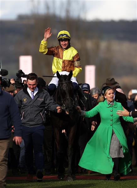 CHELTENHAM, ENGLAND - MARCH 17: Paul Townend on board Galopin Des Champs celebrate after winning the Boodles Cheltenham Gold Cup Chase during day four of the Cheltenham Festival 2023 at Cheltenham Racecourse on March 17, 2023 in Cheltenham, England. (Photo by Ryan Pierse/Getty Images)