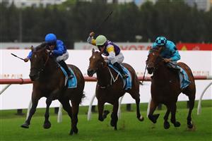 SYDNEY, AUSTRALIA - MARCH 25: Zac Lloyd riding Tamerlane wins Race 10 Cleanaway during Sydney Racing at Rosehill Gardens on March 25, 2023 in Sydney, Australia. (Photo by Jeremy Ng/Getty Images)
