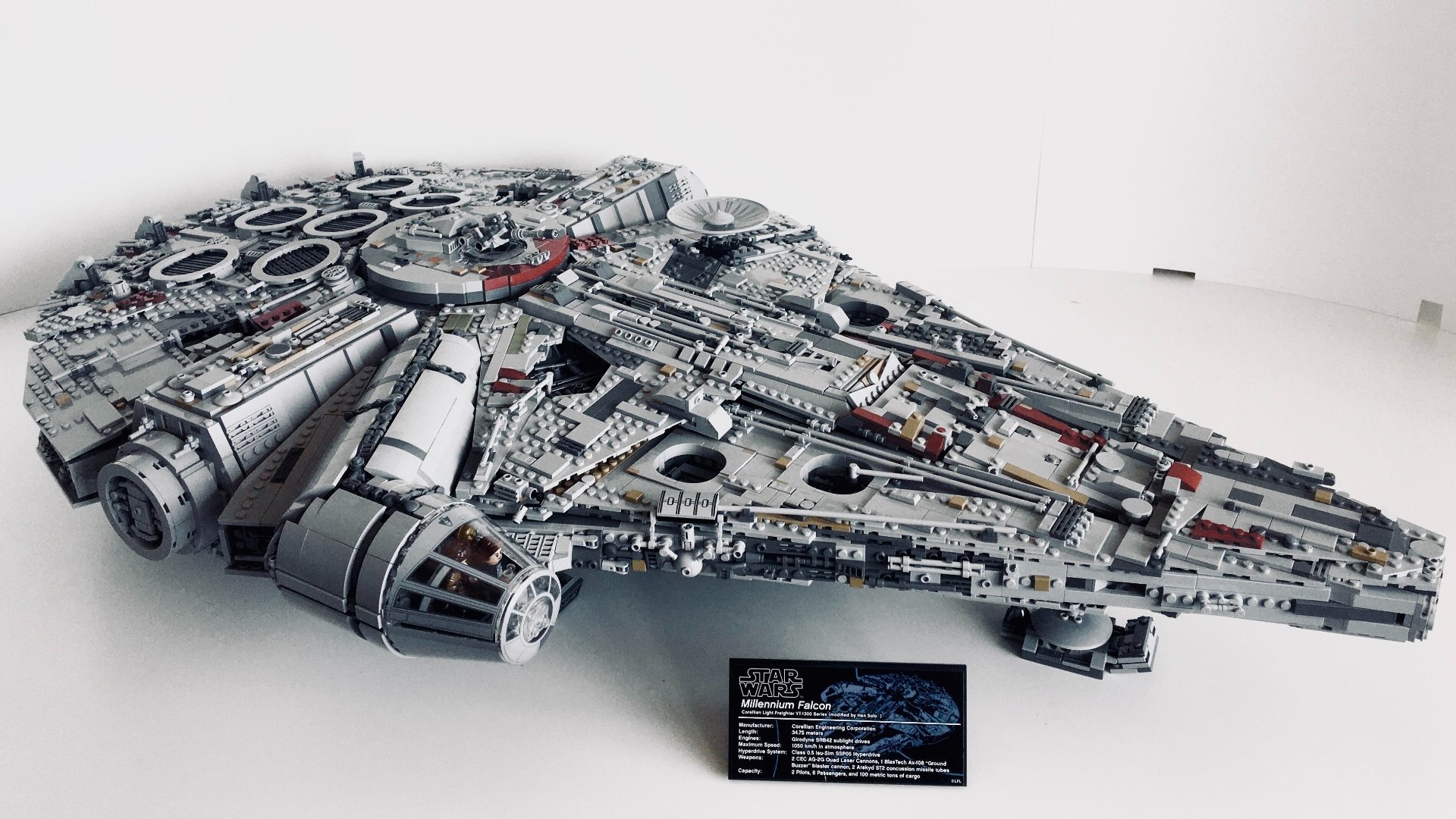 LEGO Millennium Falcon 75192