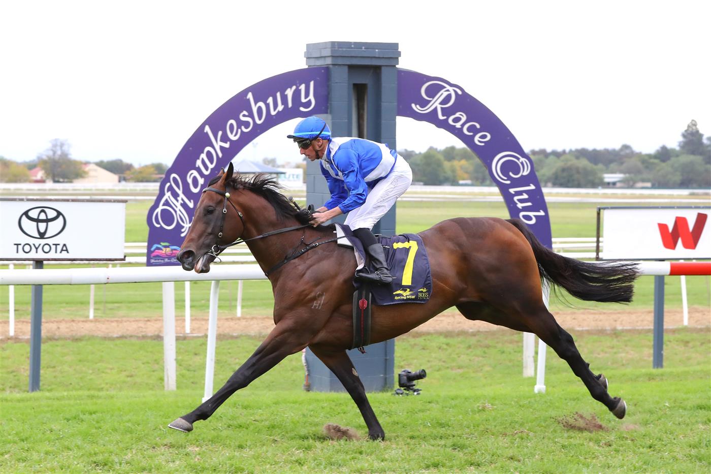 HAWKESBURY, AUSTRALIA - APRIL 22: Nash Rawiller riding Hawaii Five Oh wins Race 7 Blacktown Workers Hawkesbury Guineas during Hawkesbury Cup Day Sydney Racing at Hawkesbury Racecourse on April 22, 2023 in Hawkesbury, Australia. (Photo by Jeremy Ng/Getty Images)