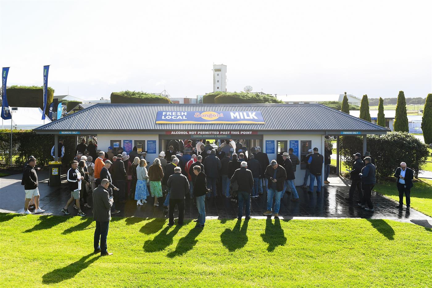 WARRNAMBOOL, AUSTRALIA - MAY 02: Crowds arrive ahead of Brierly Steeplechase day at Warrnambool Racing Club on May 02, 2023 in Warrnambool, Australia. (Photo by Morgan Hancock/Getty Images)