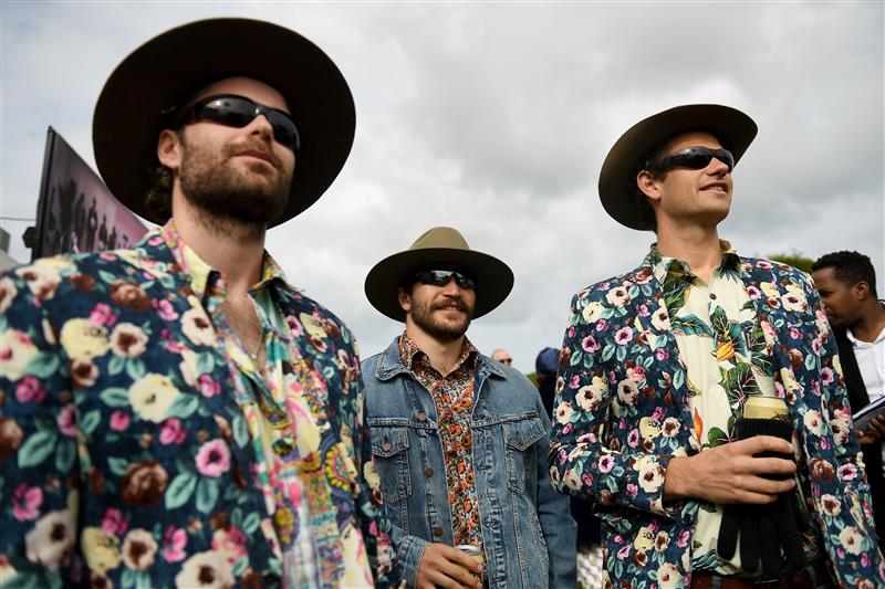 WARRNAMBOOL, AUSTRALIA - MAY 04: Spectators watch on during fashions on the field during Grand Annual Day at Warrnambool Racing Club on May 04, 2023 in Warrnambool, Australia. (Photo by Morgan Hancock/Getty Images)