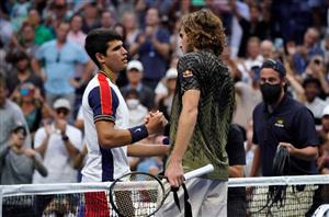Carlos Alcaraz Stefanos Tsitsipas hands