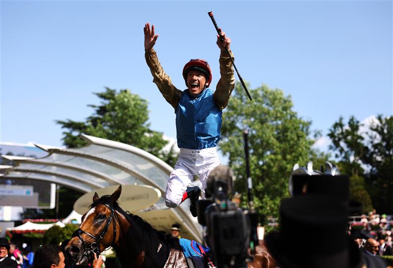 ASCOT, ENGLAND - JUNE 22: Frankie Dettori riding Courage Mon Ami celebrates winning The Gold Cup during day three of Royal Ascot 2023 at Ascot Racecourse on June 22, 2023 in Ascot, England. (Photo by Alex Pantling/Getty Images)