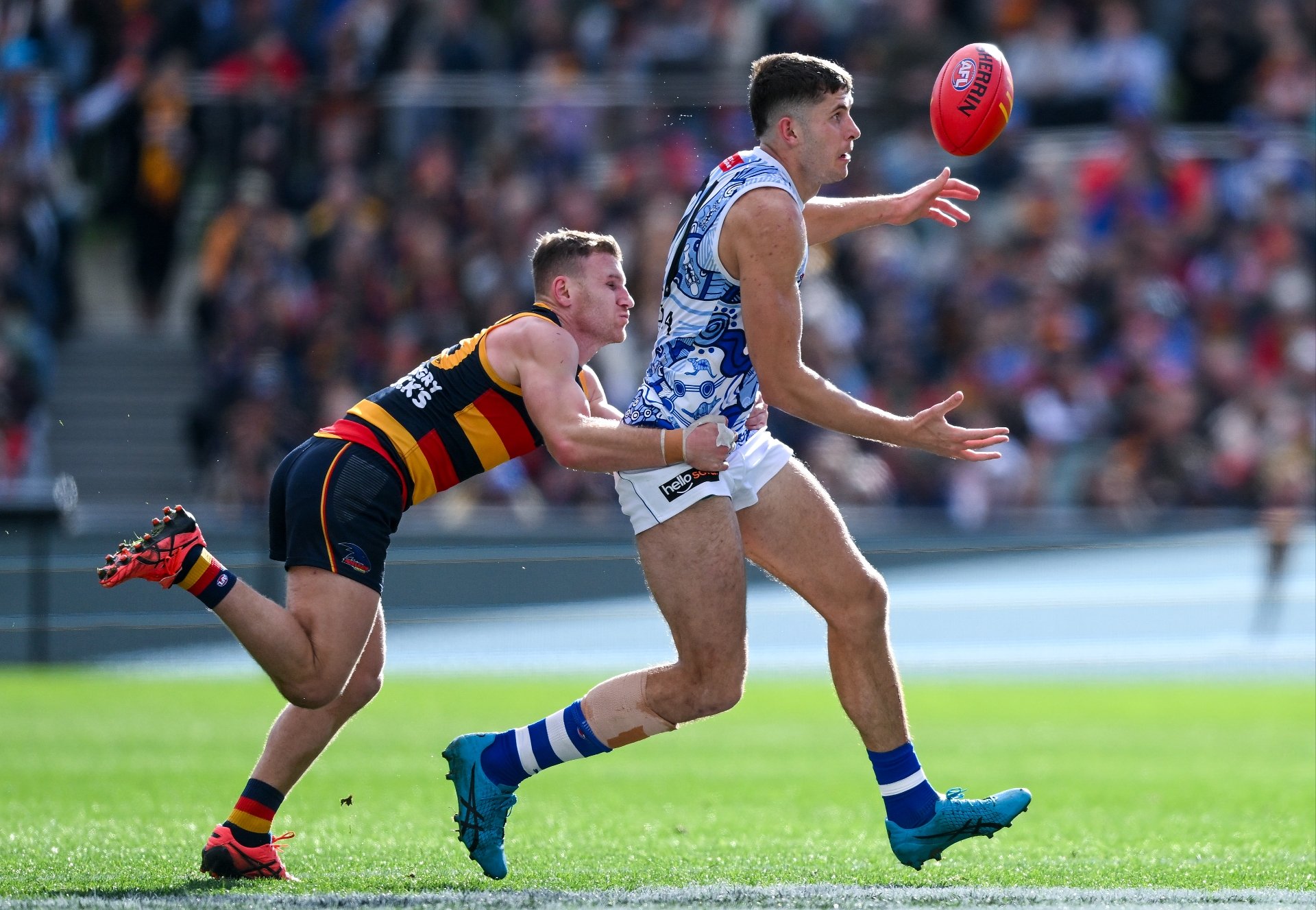 Melbourne Demons vs Adelaide Crows Tips & Preview - Demons to notch 