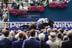 YORK, ENGLAND - AUGUST 24: James Doyle riding Warm Heart (R, pink) win The Pertemps Network Yorkshire Oaks from Frankie Dettori and Free Wind (white/green) at York Racecourse on August 24, 2023 in York, England. (Photo by Alan Crowhurst/Getty Images)