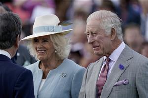 DONCASTER, ENGLAND - SEPTEMBER 16: King Charles III with Queen Camilla at Doncaster Racecourse on September 16, 2023 in Doncaster, England. (Photo by Alan Crowhurst/Getty Images)