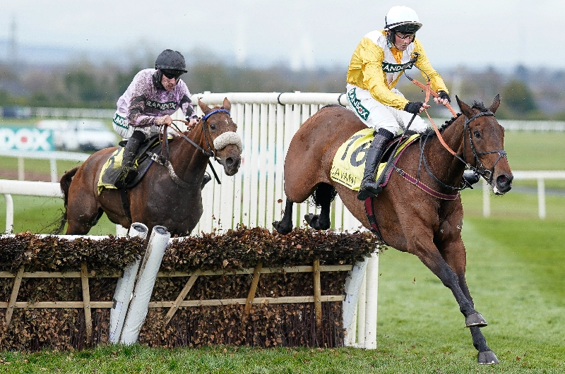 apple away aintree