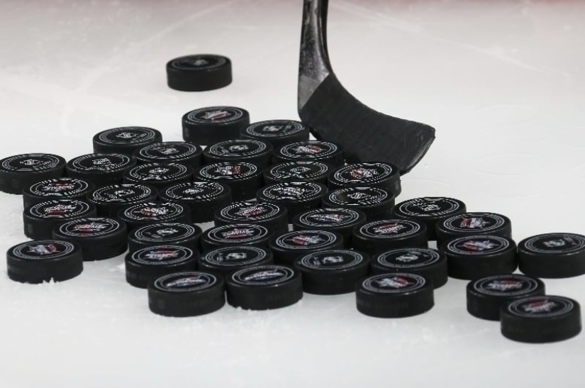 Vancouver Canucks at Edmonton Oilers Live Stream & Tips Over To Hit