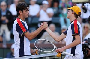 Jannik Sinner Taylor Fritz hands