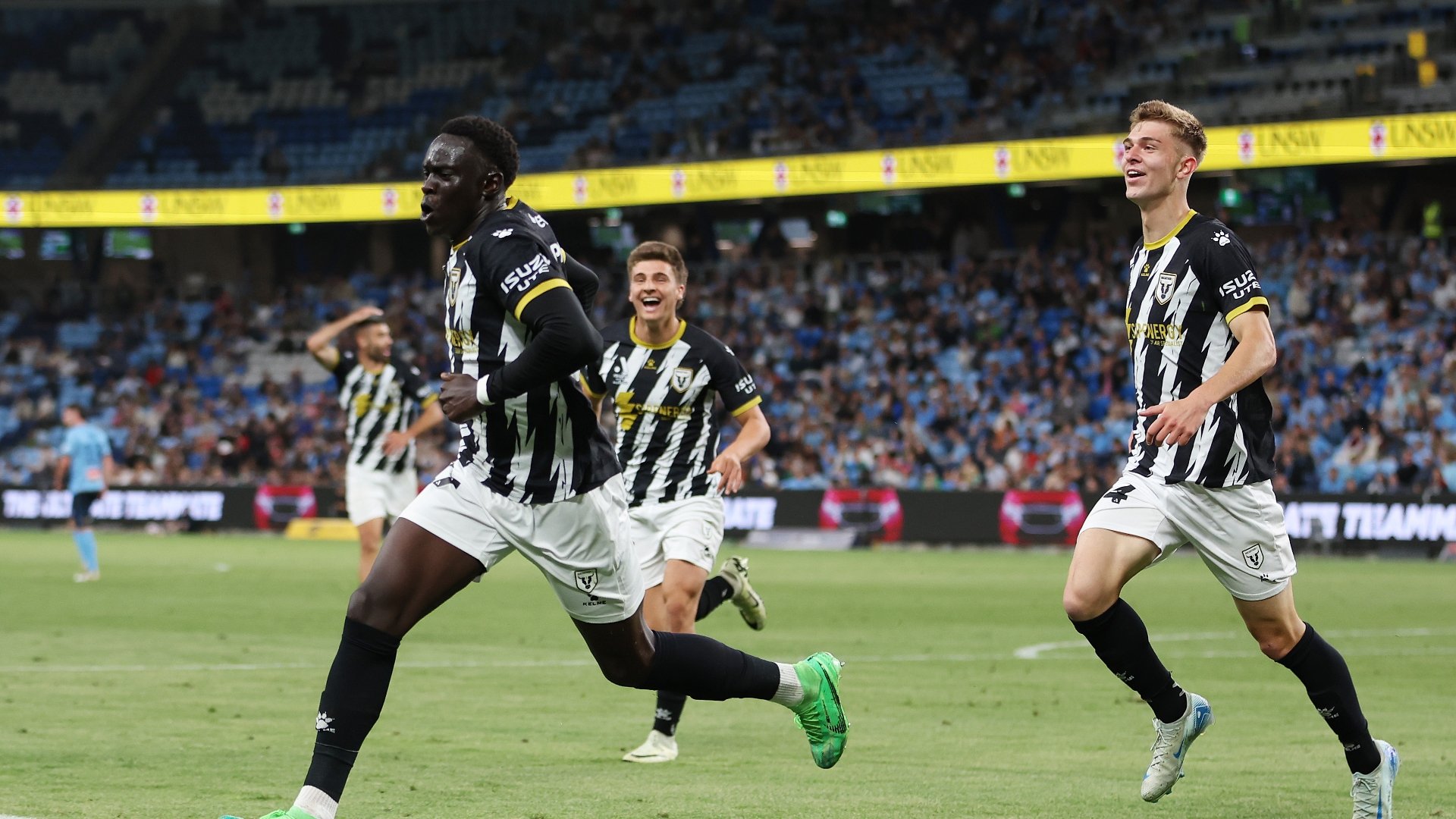 Auckland FC Faces Macarthur in Thrilling A-League Match