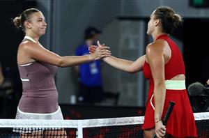 Aryna Sabalenka Amanda Anisimova hands