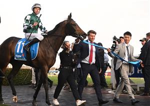 MELBOURNE, AUSTRALIA - AUGUST 30: Damian Lane riding Treasurethe Moment after winning Race 9, the Stow Storage Memsie Stakes during Melbourne Racing at Caulfield Racecourse on August 30, 2025 in Melbourne, Australia. (Photo by Vince Caligiuri/Getty Images)